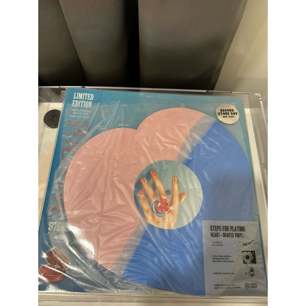 Polycat Heart Shaped Vinyl