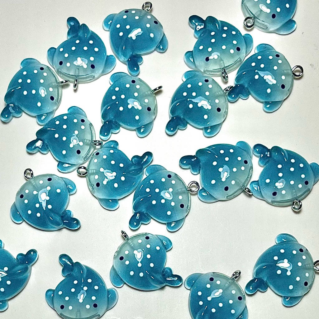(ขั้นต่ำ15฿รวมได้ทั้งร้าน) จี้เรซิ่นปลาวาฬ 1 ชิ้น (27*24มม)