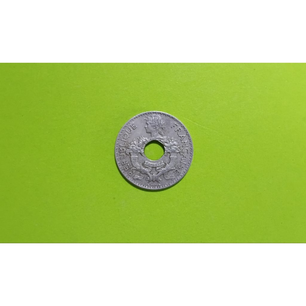 (BK-628) เหรียญ  5 เซนต์ ( 5 Cents )