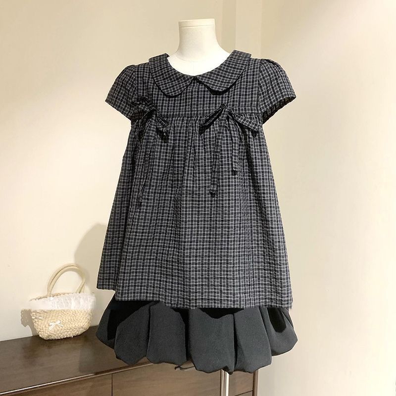Tina~เสื้อท็อปลายตารางคอปกหมี ดีไซน์ผูกโบว์หน้า ตัวปล่อยแขนสั้น