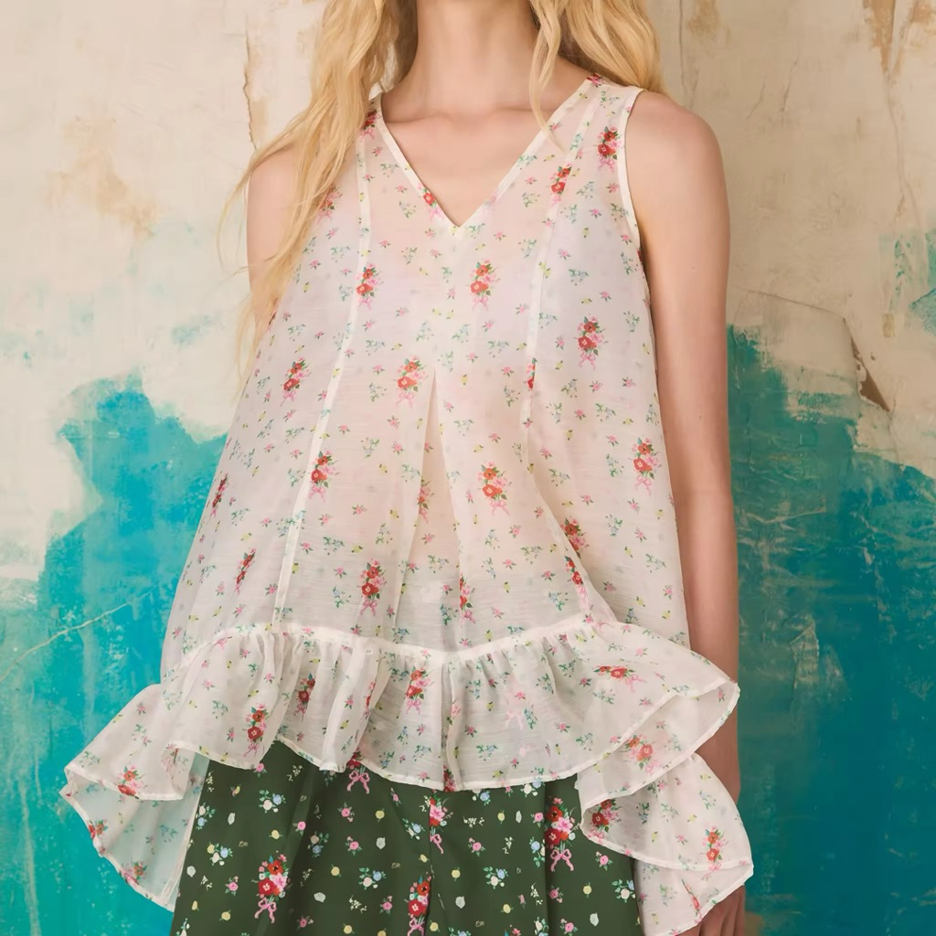 (New) พร้อมส่ง Endless Holiday Fairy Top Porcelain Wallflower