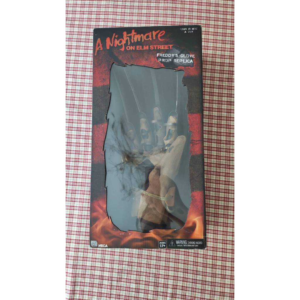 Freddy Krueger Glove Prop Replica – A Nightmare on Elm Street ถุงมือเฟรดดี้ ครูเกอร์ ของสะสมภาพยนตร์