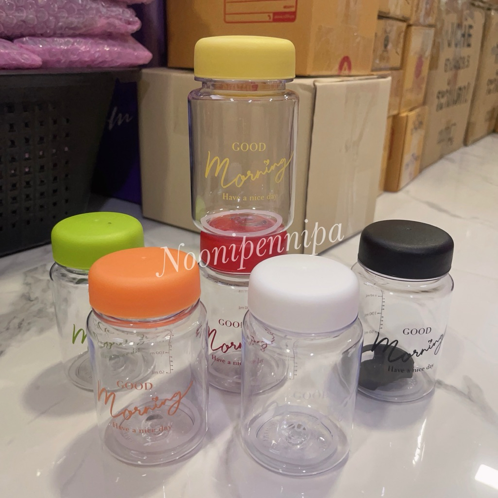 ลายใหม่มาแล้ว กระบอกน้ำพลาสติก มีสีให้เลือกหลากหลายสี ขนาด 200-300 ml. รุ่นขวดกลม ใส่ร้อน-เย็นได้ มีขีดบอกปริมาณ พกพาได้