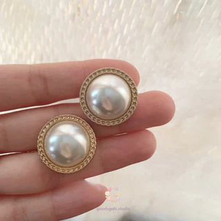 กระดุมมุกวินเทจขอบทอง | Vintage Pearl Buttons |กระดุมโลหะมุกสไตล์ชาแนลสำหรับเสื้อคาร์ดิแกนและงาน DIY By GoodsGals.Studio