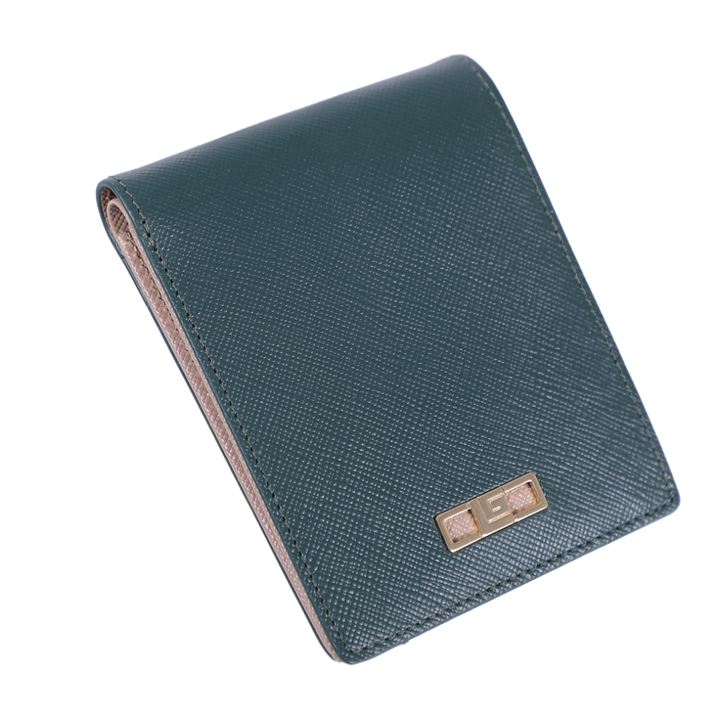 Guy Laroche กระเป๋าสตางค์ พับสั้น 6 CARD หนังลาย safiano สีเขียว รุ่น AGP09526S6GRS