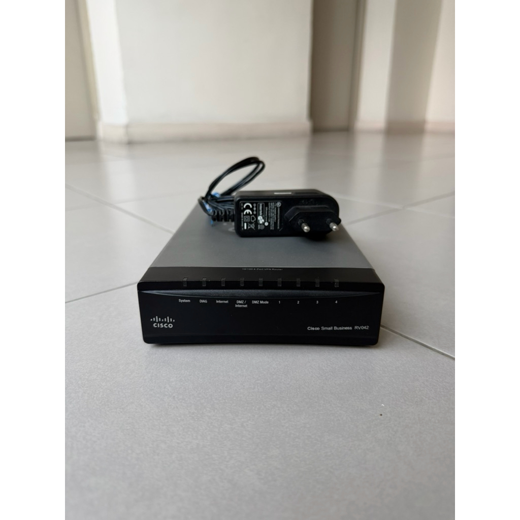 Cisco RV042 Dual WAN VPN Router Cisco RV042 Dual WAN VPN Router รองรับการทำงาน IPSec VPN 50 ช่อง (50
