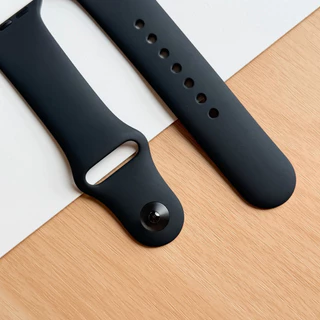 สายสั้น Black Sport Band (รุ่นใหม่ จะไม่ดำสนิทเหมือนรุ่นเก่า)มือหนึ่ง S/M มี 2 Sizeในตัวเลือกค่ะ แท้💯 ไม่มีกล่องนะคะ