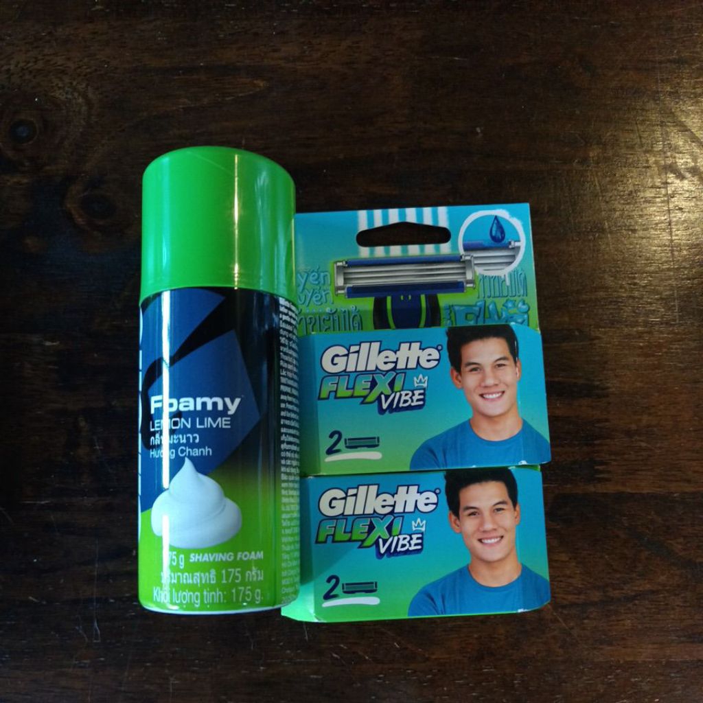 Gillette ยิลเลตต์ โฟมโกนหนวด เจลโกนหนวด แถมใบมีดโกน