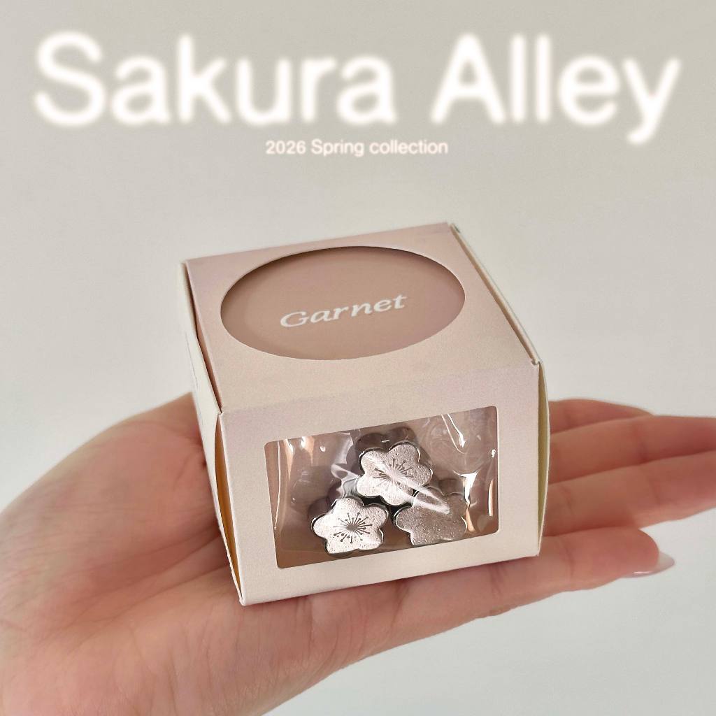 GARNET 🌸 Sakura Alley Matcha Sifting Weight Set – [เซต 3 ชิ้น] ลูกร่อนมัทฉะลายดอกซากุระ พร้อมกล่องเก็บสีชมพูเข้าเซต