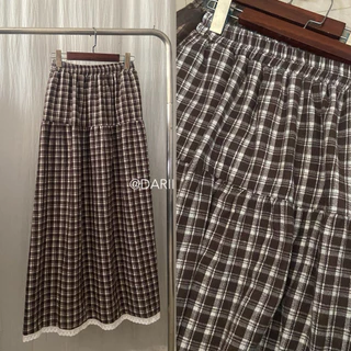 Damee Skirt | กระโปรงยาว แต่งชายลูกไม้