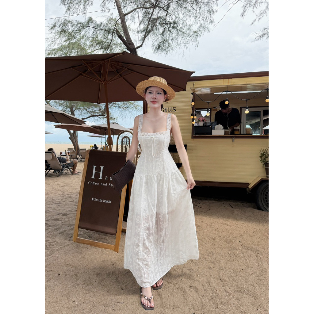 Dewishes Best Seller‼️🌊 White Lace Dream Maxi Dress เดรสยาวลูกไม้
