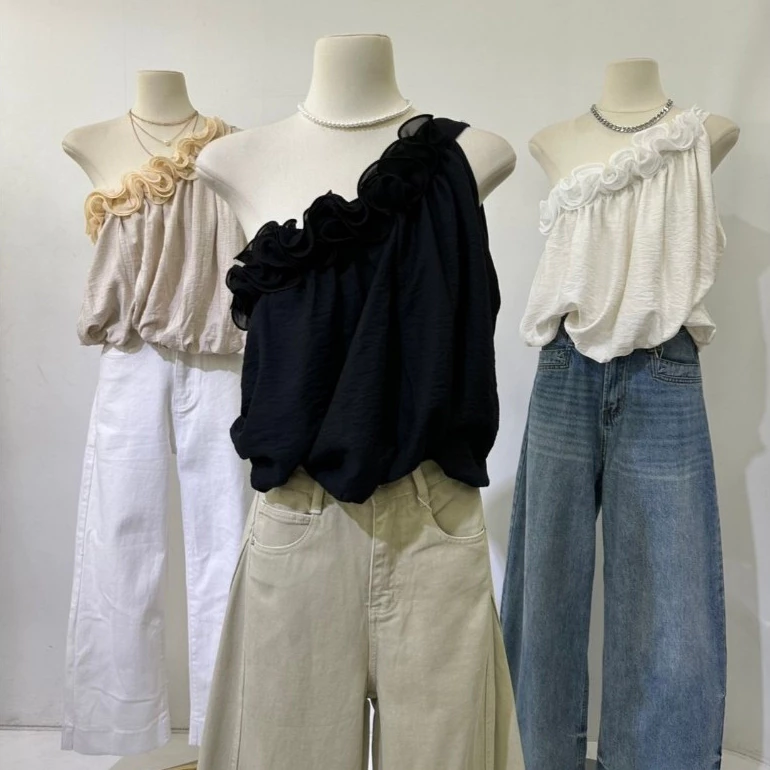 M2135 เสื้อไหล่เดี่ยวแต่งระบาย Floral Ruffle ปลายจั๊มสุดคิ้วท์