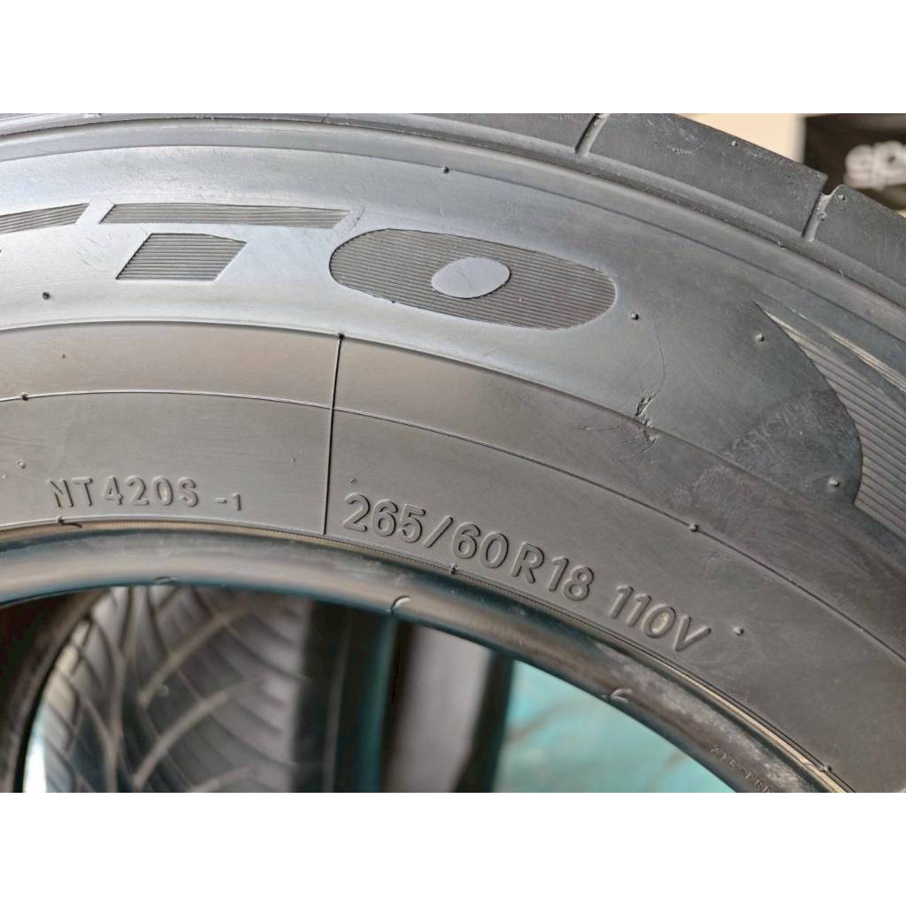 ยางเปอร์เซ็นต์ ยางมือสอง Nitto ขนาด 265 60 R18 ปี18 ราคา เส้นละ 258 บาท