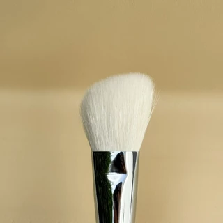 BRUSH STUDIO S series 302 : Angle Brush แปรงปัดแก้ม/คอนทัวร์
