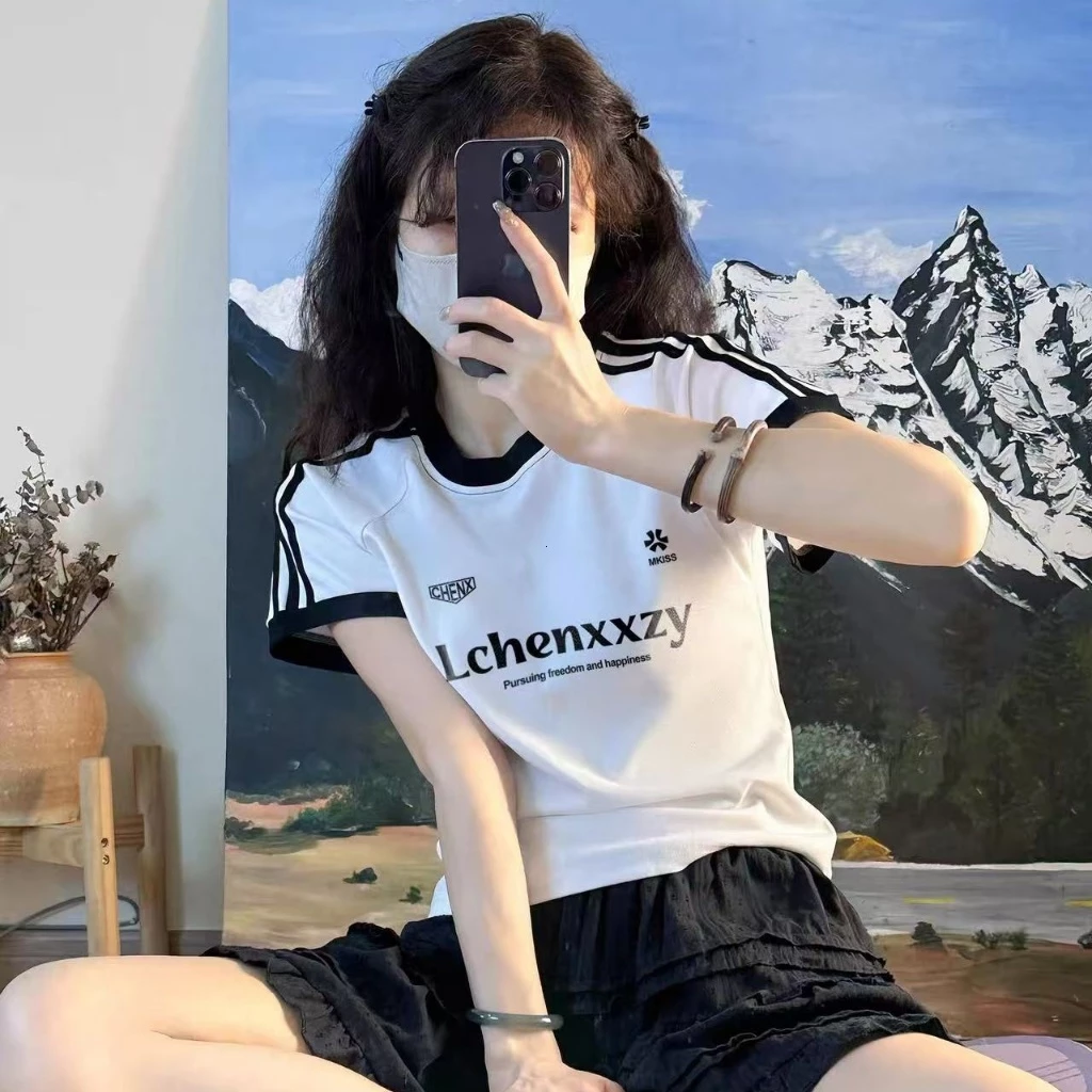 เสื้อยืดลายทางต่อชิ้น สไตล์อเมริกัน ทรงกระชับซ่อนหุ่น ตัวสั้นสไตล์สาวเปรี้ยว ผู้หญิงฤดูร้อน