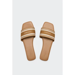 CC DOUBLE O WEBBING WOVEN LOGO STRAP SANDALS ผู้หญิง รองเท้าแตะแบบสวม สายคาดทอโลโก้ รุ่น O26WSWA028 (AW26 #P1)