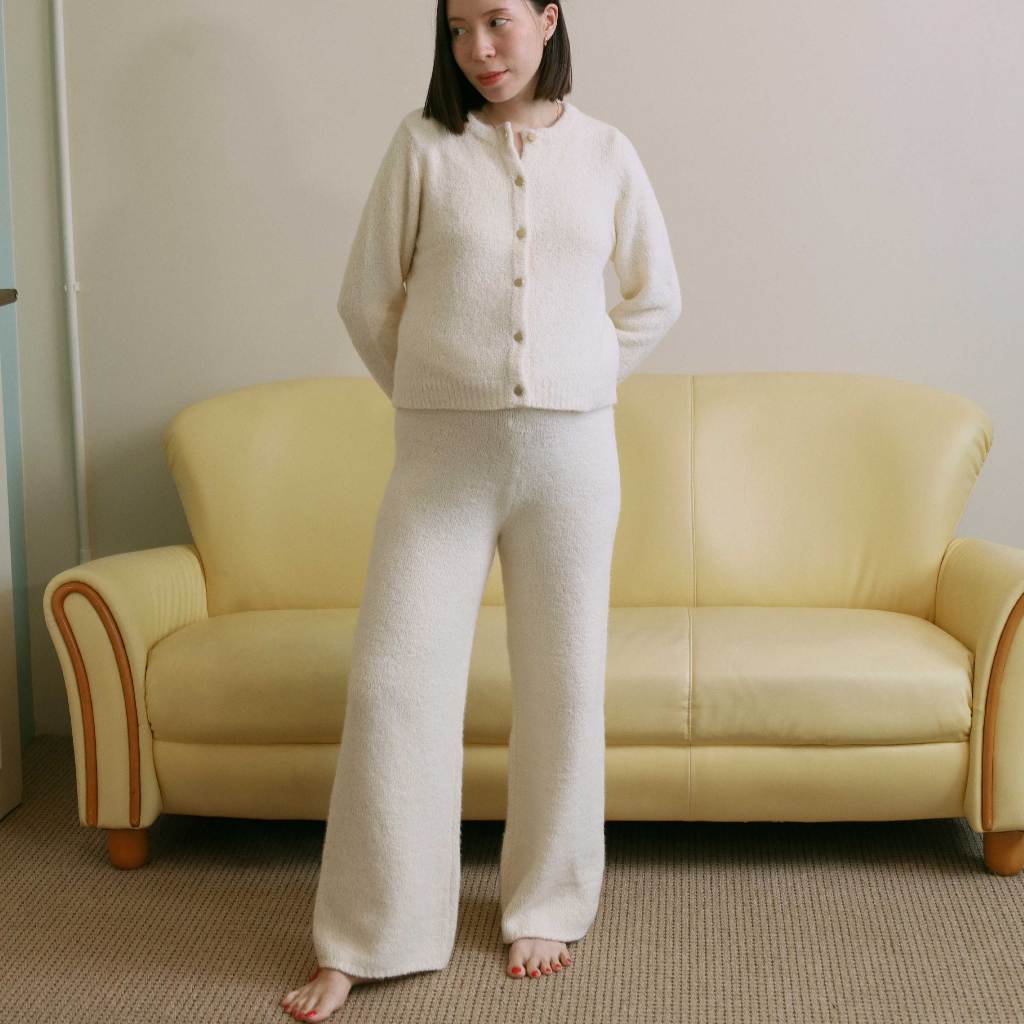 knitCircle - SOFIA Trousers (3 สี) knitCircle x Junejune กางเกงไหมพรมขายาว เทกซ์เจอร์ขนๆ น่ารัก เนื้อผ้านุ่ม ใส่สบาย