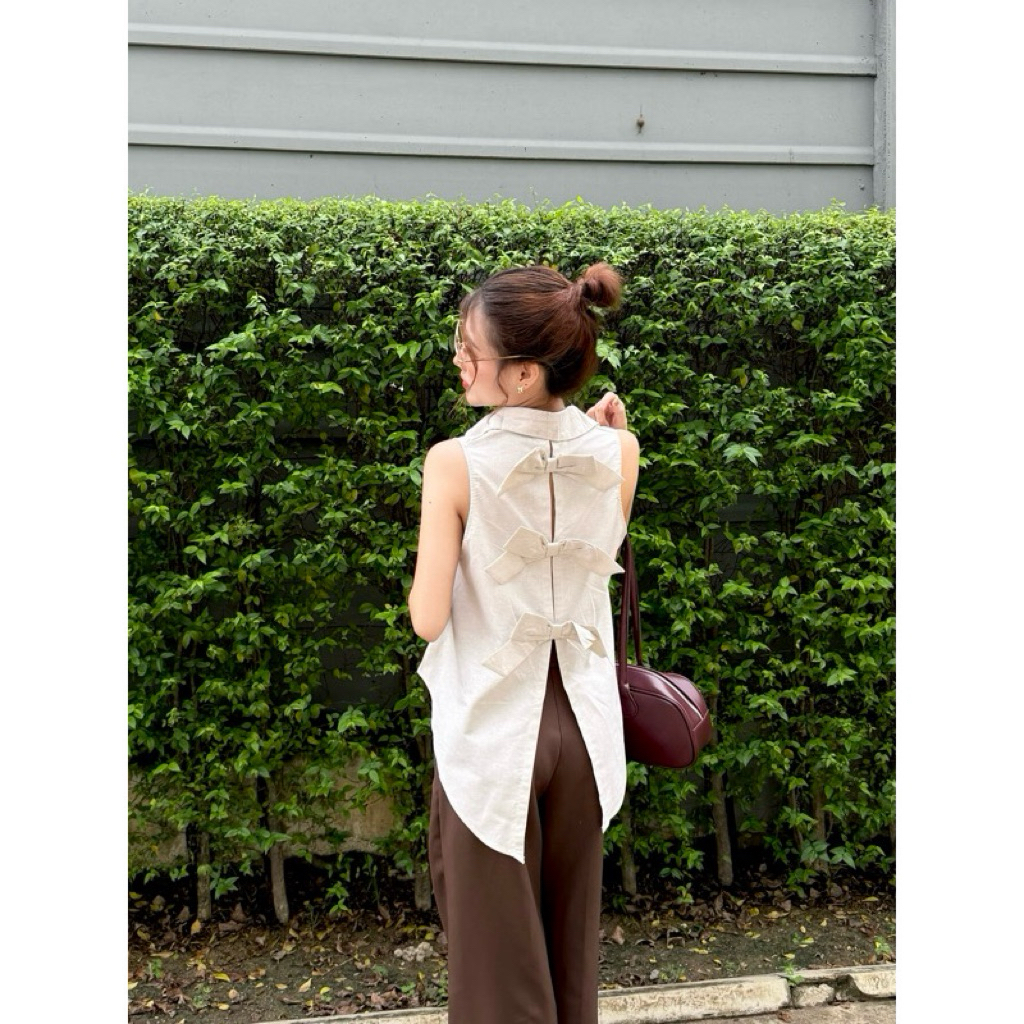 M18- เสื้อเชิ้ตแขนกุดหน้าสั้นหลังยาวผ้า Oxford แบรนด์ me.instyle แต่งโบว์ ผ่าหลัง น่ารักมาก สีเบจ*