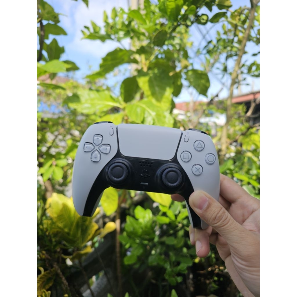 [พร้อมส่ง มือสอง สภาพนางฟ้า ใช้งานได้ปรกติ ไม่ดริฟ]​Playstation​: Dualsense White 2024/8