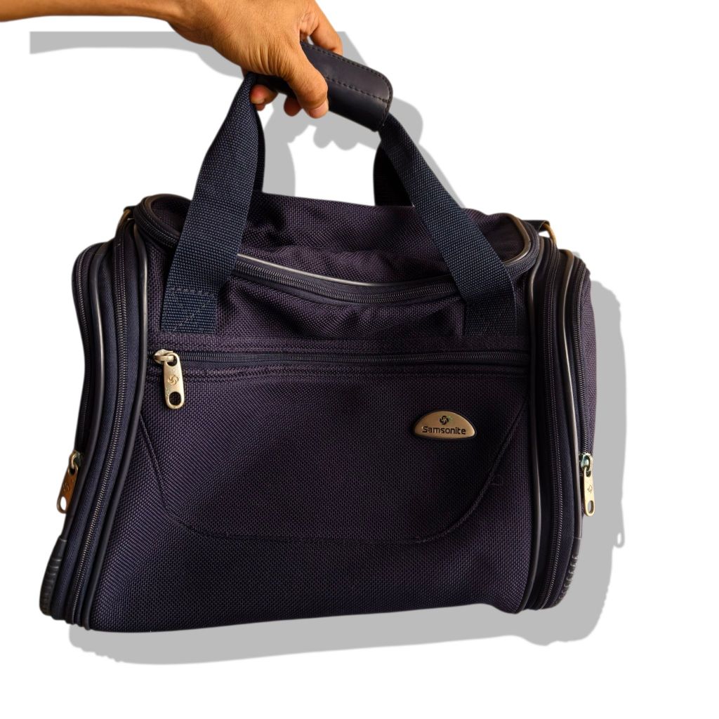 Samsonite Water Resistant Travel Bag กระเป๋ามือสอง