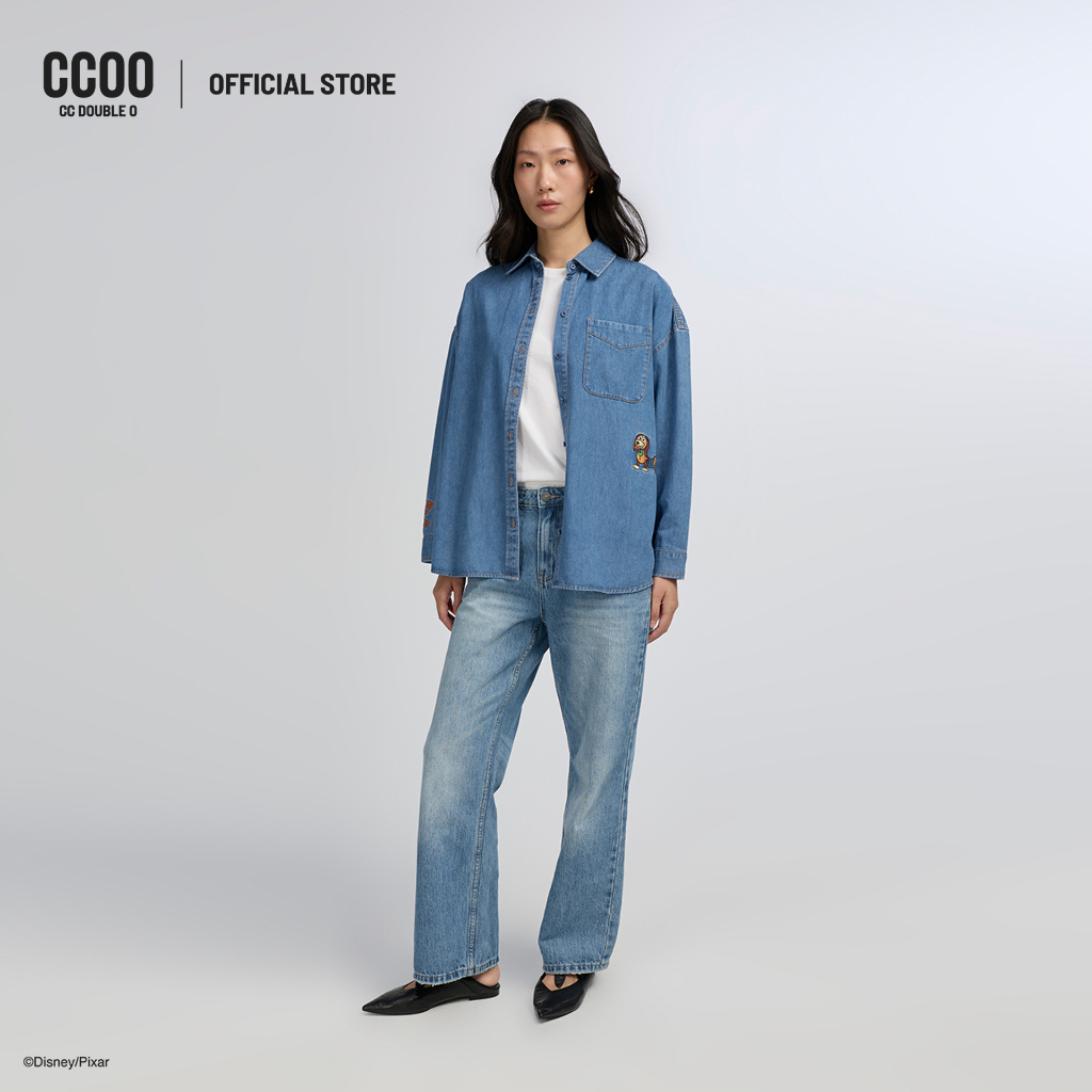 CC DOUBLE O TOY STORY EMBROIDERY DENIM SHIRT ผู้หญิง เสื้อเชิ้ตเดนิมโอเวอร์ไซส์ Toy Story รุ่น O26WGWA235 (AW26 #P1)