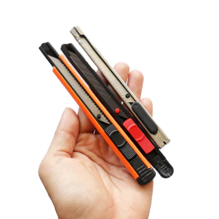 คัตเตอร์อเนกประสงค์ พกพาง่าย ขนาดกระทัดรัด ใบมีดสีดำ โลหะผสมเหล็ก ใบมีด 9 มม.