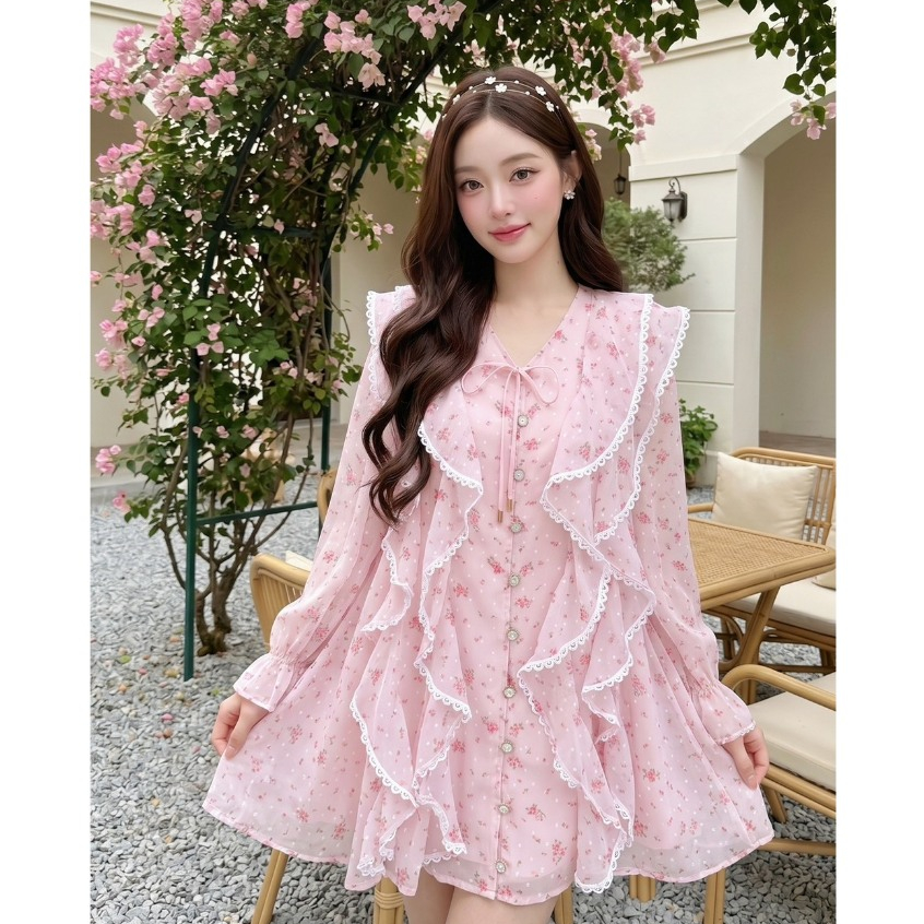 (มี3XL) สีชมพู Like a Cloud Dress เดรสสั้นผ้าชีฟองทรงปล่อย กระดุมหน้า แต่งระบายหน้า แขนยาวปลายแขนสม็อค ซับในทั้งชุด