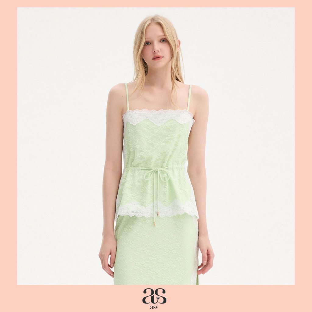 [asv ss26] Pixie Camisole Top เสื้อผู้หญิง ทรงพอดีตัว สายเดี่ยว ผ้าลูกไม้สองชนิด แต่งแถบลูกไม้ สายรูดเอวด้านหน้าและหลัง