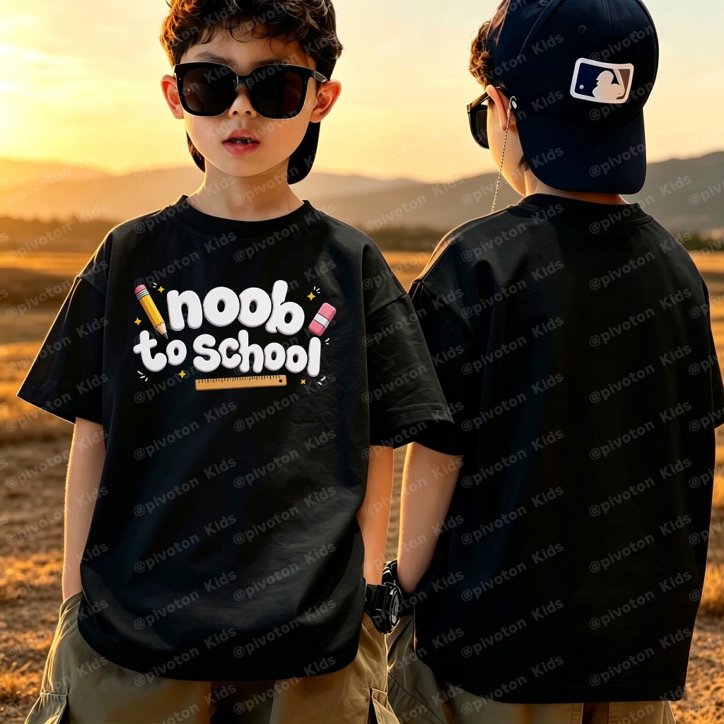 (จัดส่งตลอด 24 ชั่วโมง) เสื้อยืดเด็กผู้ชาย ลายข้อความ noob to school อุปกรณ์การเรียน พิมพ์หน้าอก ผ้านุ่มซึมซับเหงื่อ