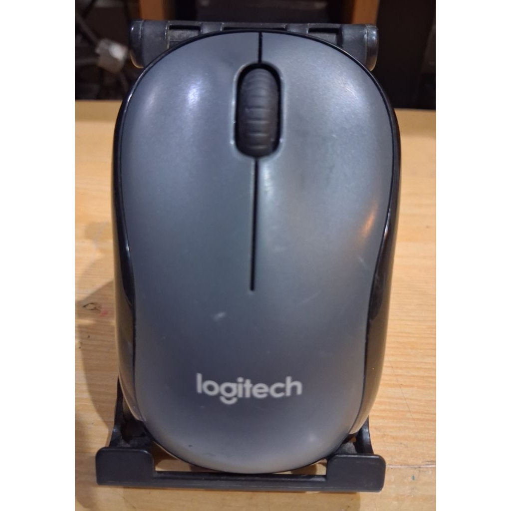 Logitech M220 Silent Wireless Mouse) มือ2 อาจจะไม่คล่องเหมือนมือ1 แต่โดยรวมใช้งานได้ปกติ