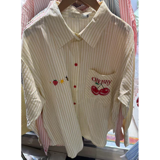 (อก 50“) เสื้อเชิ้ตแขนยาว ปักเชอร์รี่ 🍒แต่งกระเป๋าหน้า >>เนื้อผ้าบับเบิ้ลฟู