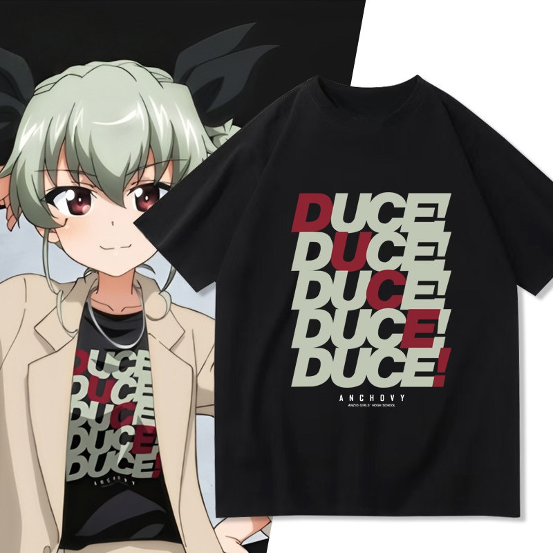 เสื้อยืด Girls und Panzer T-shirt สีดำ พิมพ์คำ Duce ซ้อนกัน สำหรับผู้ชายผู้หญิงไปร่วมกิจกรรมวิบู