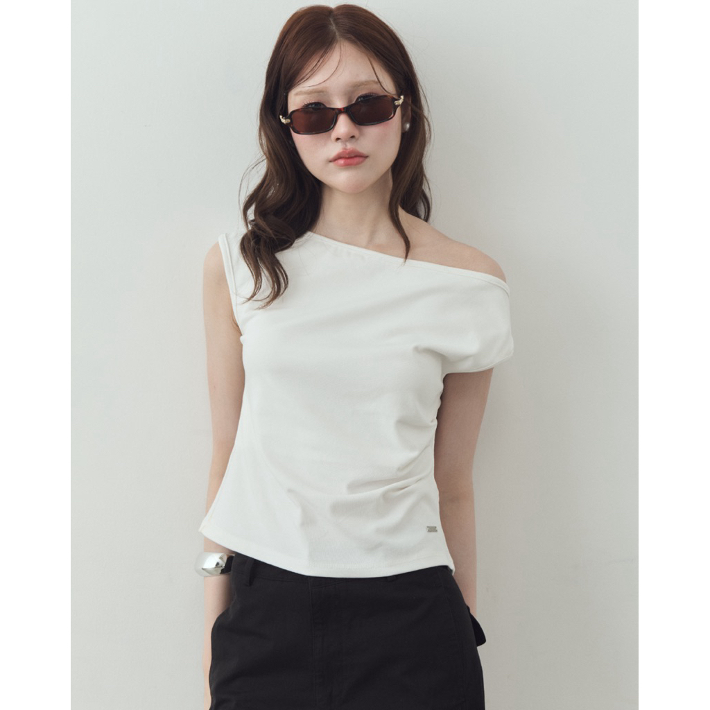 MALISTA - Rose Top เสื้อเปิดไหล่ผ้า Super softty
