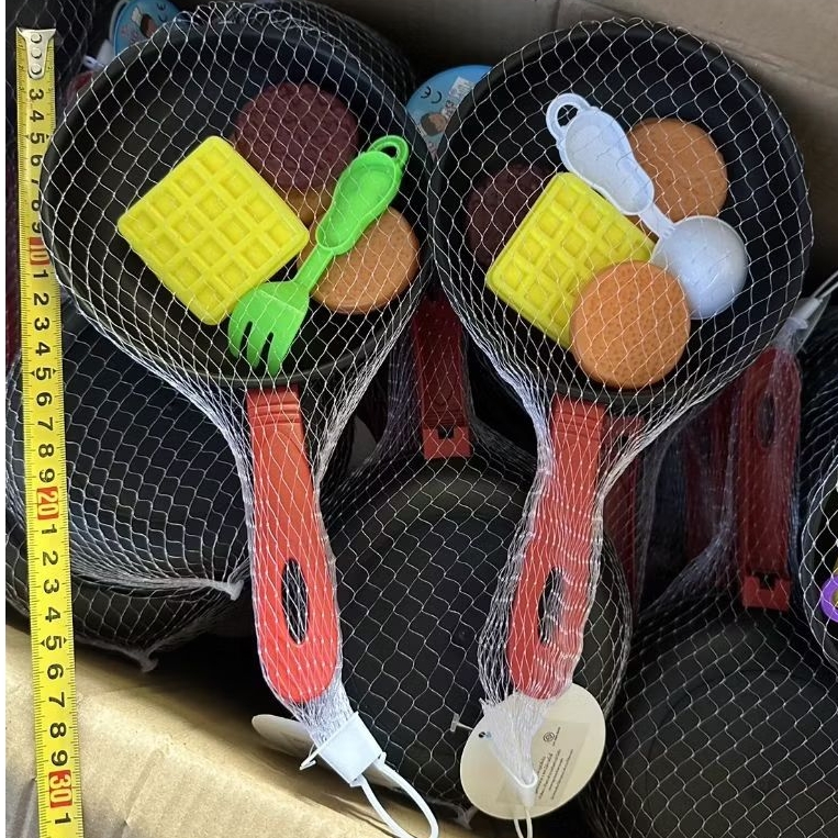 ของเล่นชุดครัวในถุงตาข่ายราคายกโหล 12 ชุด