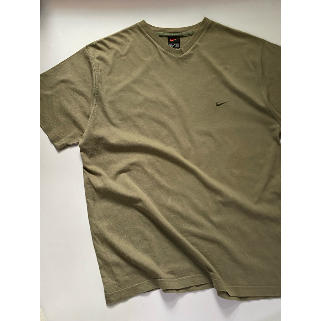Vintage 90s Nike Mini Swoosh V neck T Shirts 🫒