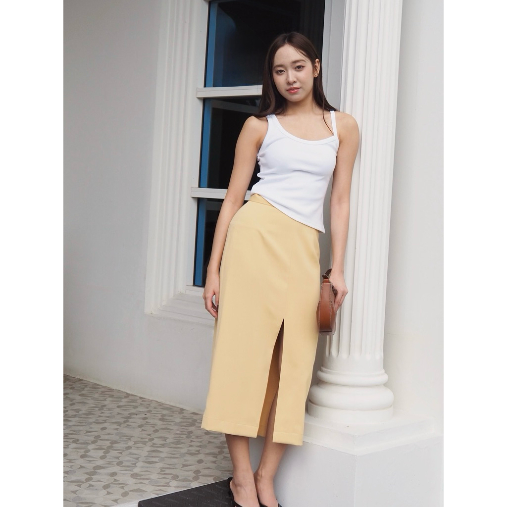 กระโปรงความยาวระดับกลางผ่าหน้า BAD WARDROBE MIDI SKIRT กระโปรงความยาวระดับกลางผ่านหน้า