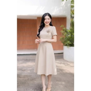 [Mabel brand] Z65 ยาว 42 นิ้ว เดรสคอกลม กระโปรงย้วย 7 ชิ้น เปเป้อัดกาว แถมกุหลาบ