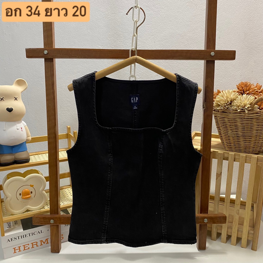 เสื้อยีนส์สีดำ แขนกุด คอเหลี่ยม GAP