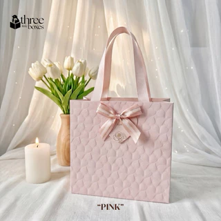 ถุงกระดาษJust for you ขนาด24x24x10cm. ปั้มนูนลายหัวใจ ฟอยล์rose gold หูริบบิ้นซ่อนปลายพรีเมี่ยม ถุงของขวัญ Gift bag