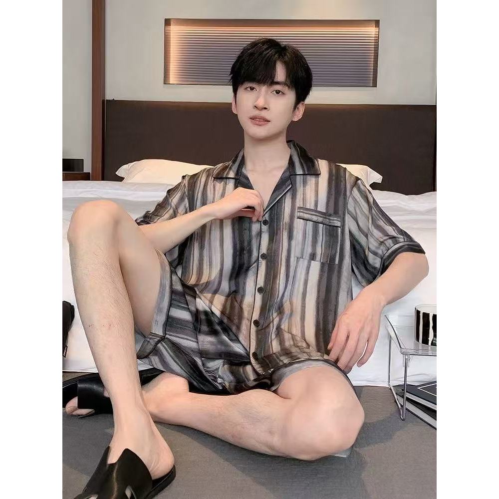 3333-1 ชุดนอนชายแขนสั้นลายแฟรชั่น ผ้าซาติน ชุดนอนผู้ชาย ผ้าซาติน พร้อมส่ง