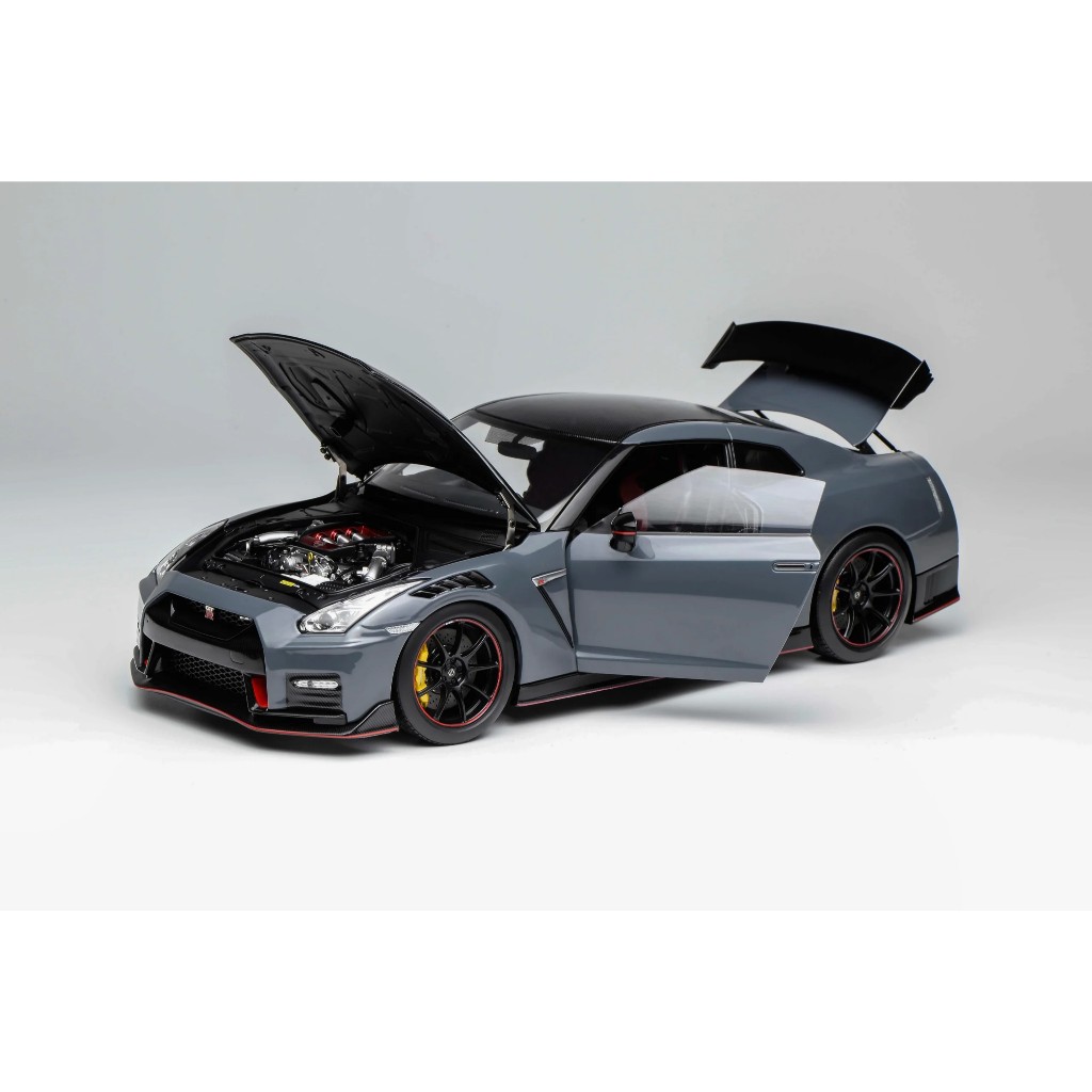 Nissan GT-R NISMO (R35) NISMO Stealth Gray 1/18 (MOTORHELIX)