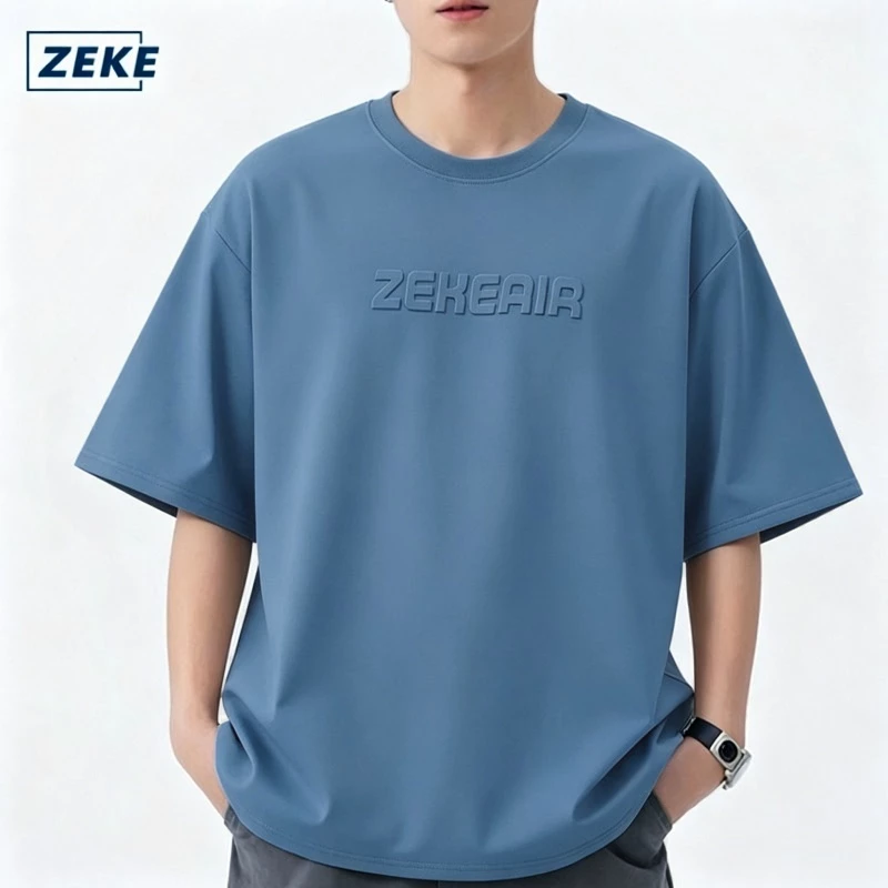 ZEKE A9104 เสื้อยืดแขนสั้นลายโลโก้นูน 3D ผ้านุ่มไม่อึดอัด สไตล์หนุ่มเกาหลี มีหลายสีให้เลือก
