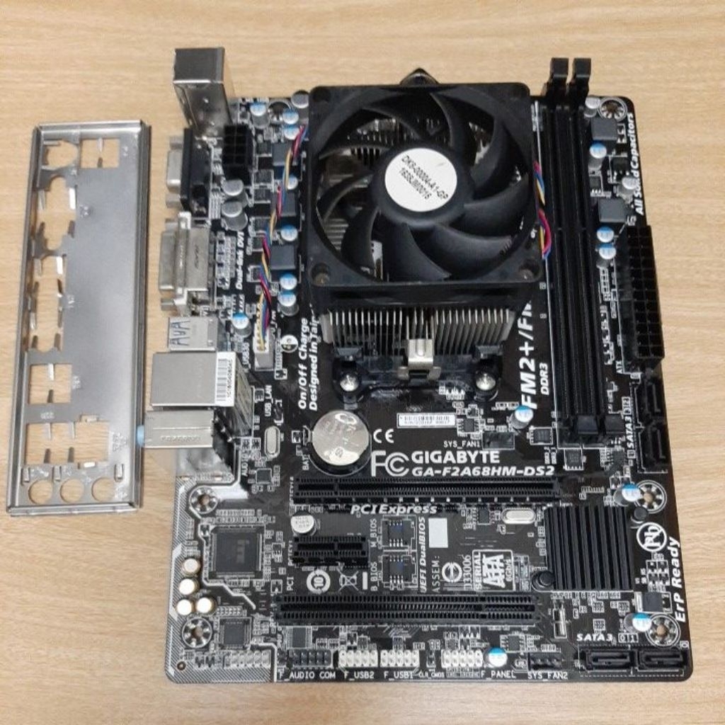 เมนบอร์ด gigabyte ga-f2a68hm-ds2 พร้อม cpu athlon x4 845