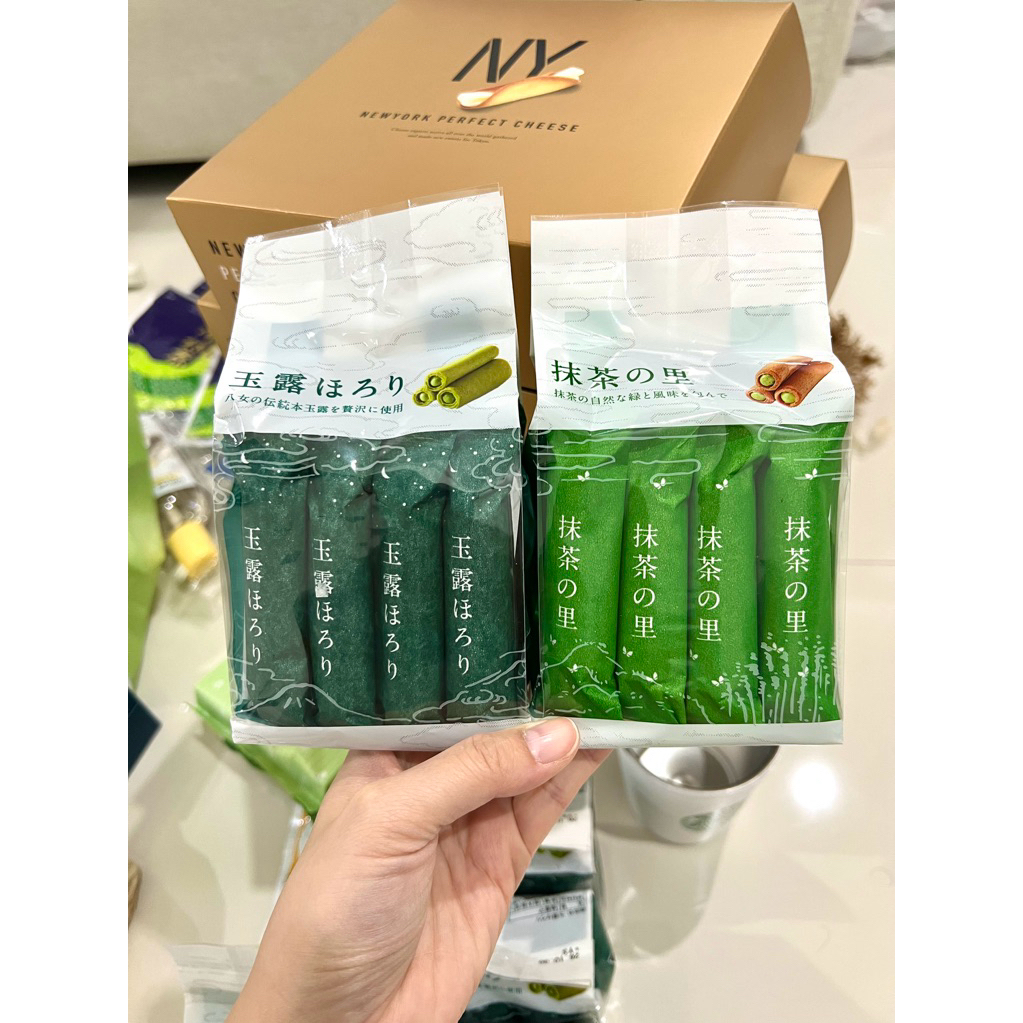 ขนมโรลhoshino rollมัทฉะเข้มข้น Yame Gyokuro Horori Cream Rollพร้อมส่ง