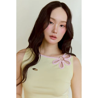 THADA.CO | “KESHI TOP” เสื้อกล้ามแขนกุดดีเทลดอกไม้