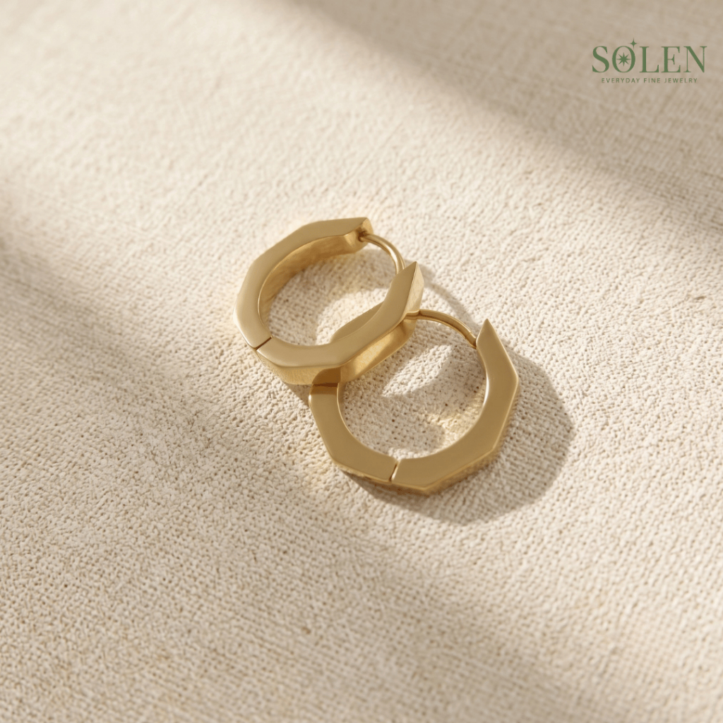 SOLEN Edge Hoop ต่างหูห่วงเหลี่ยม สแตนเลส ดีไซน์ Geometric มินิมอล เรียบหรู ผิวแพ้ง่ายใส่ได้