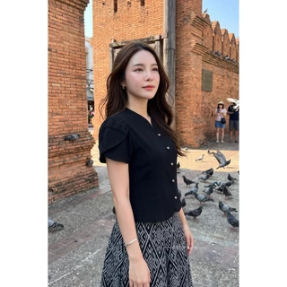 ชุดเซทผ้าฝ้ายลายไทยคอวีแขนกลีบบัว กระโปรงทรงย้วยงาน8ชิ้น