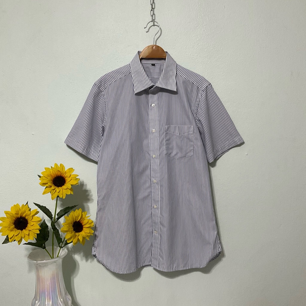 ST533 เสื้อเชิ้ตแขนสั้น MUJI ลายริ้วน้ำเงินไซส์ M อกผ้า37“ยาว29”ไหล่15“แขน9”ผ้าคอตตอน100%