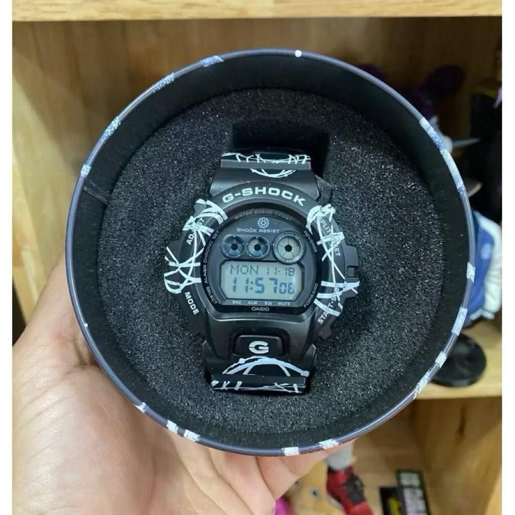 นาฬิกา Casio G-shock GD- X6900FTR-1 x FUTURA LIMITED EDITION  มือ2 แค่ลองใส่ สภาพสะสม นอนกล่อง อุปกร