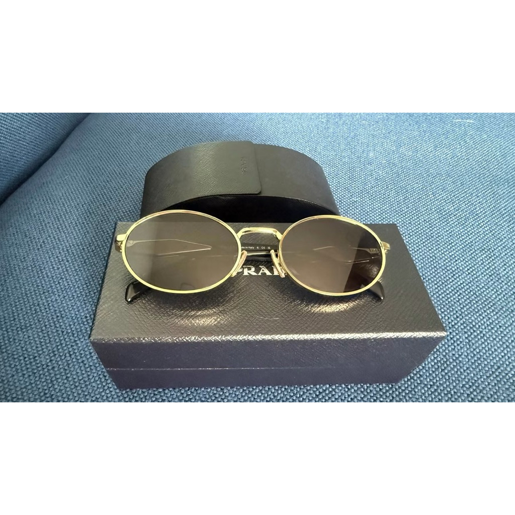 แว่นตากันแดด PRADA 65zs